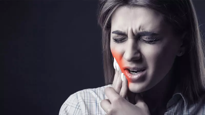 چرا دندان های ما درد می گیرند و چه باید بکنیم؟
